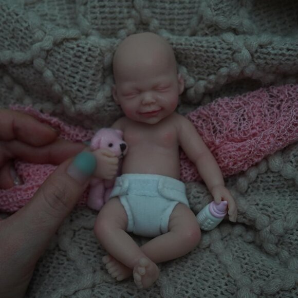 🆕4.5 Inch Full Body Silicone Reborn Baby Dolls Newborn Girl with Doll Cloth - Picture 4 of 5